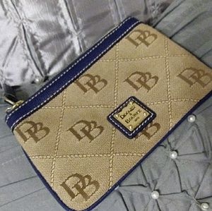 Dooney & Bourke change purse